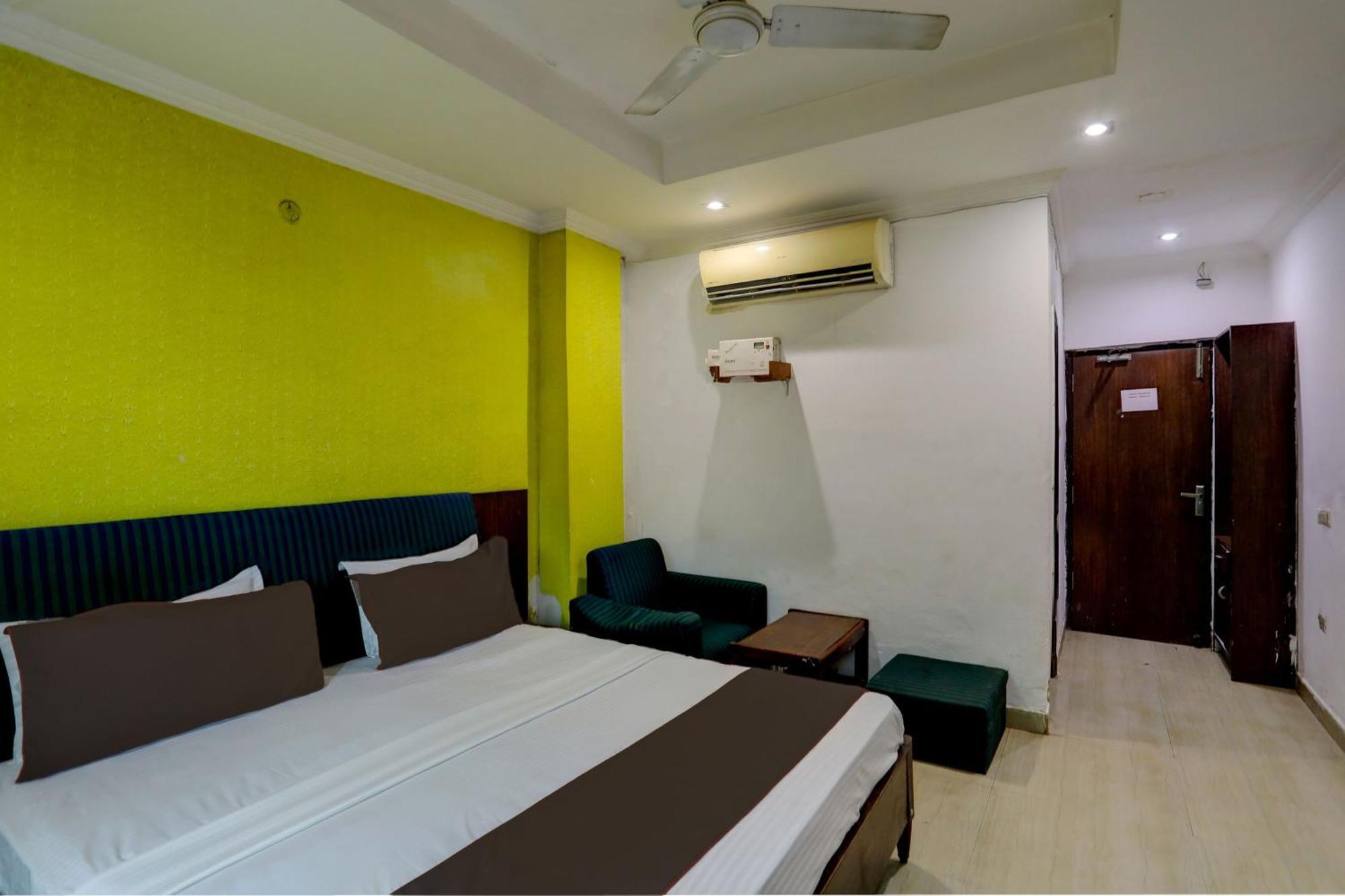 Hotel Monarch Inn Lucknow Exteriör bild
