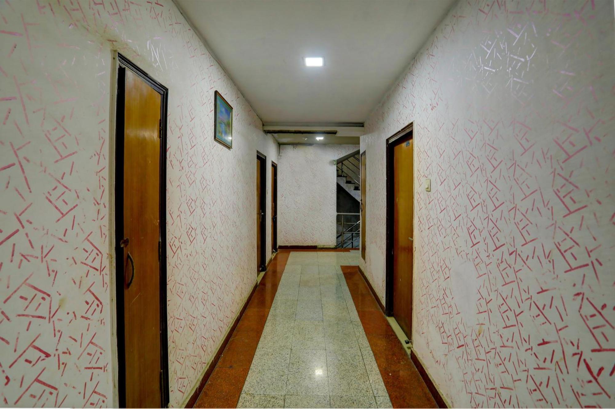 Hotel Monarch Inn Lucknow Exteriör bild