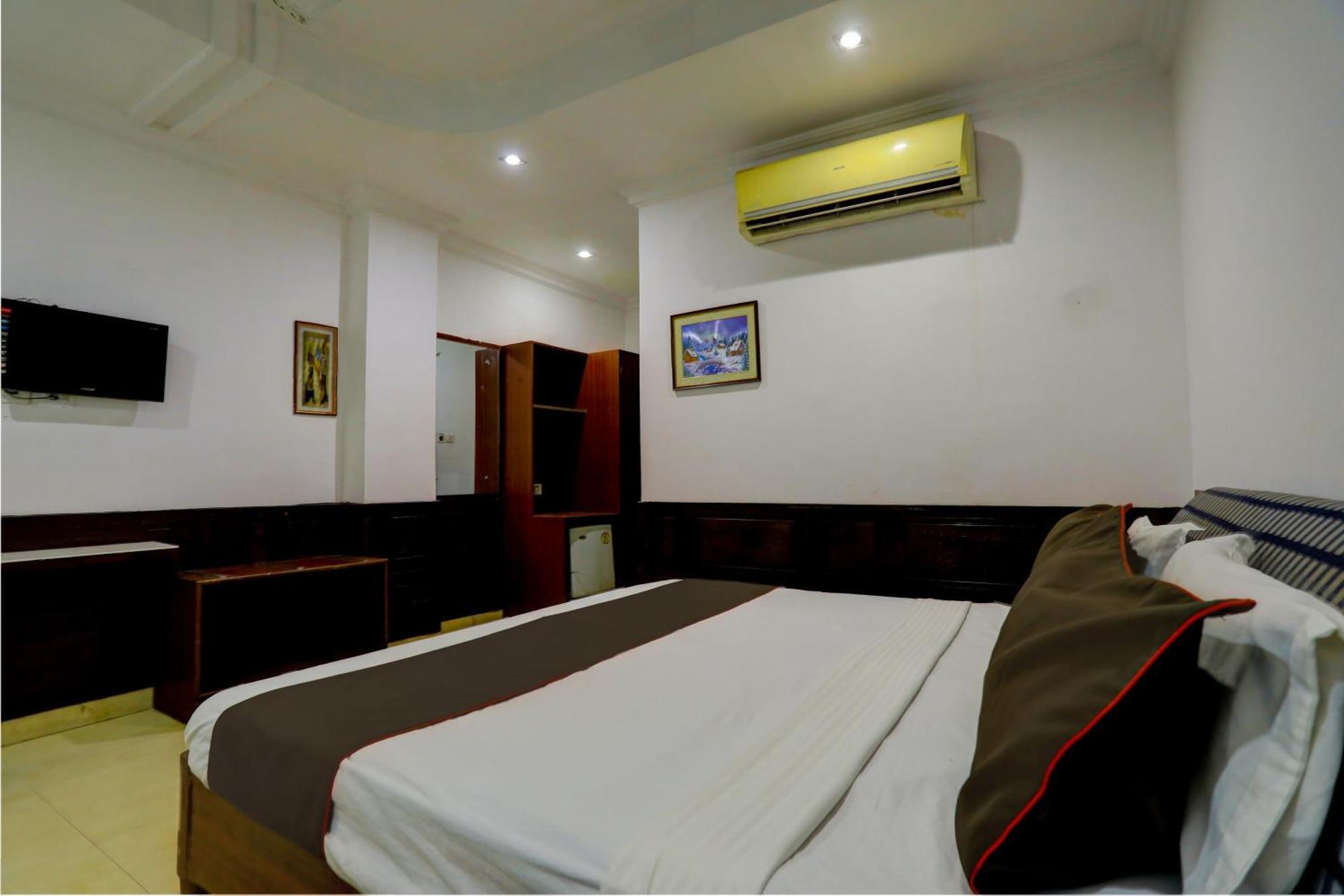 Hotel Monarch Inn Lucknow Exteriör bild
