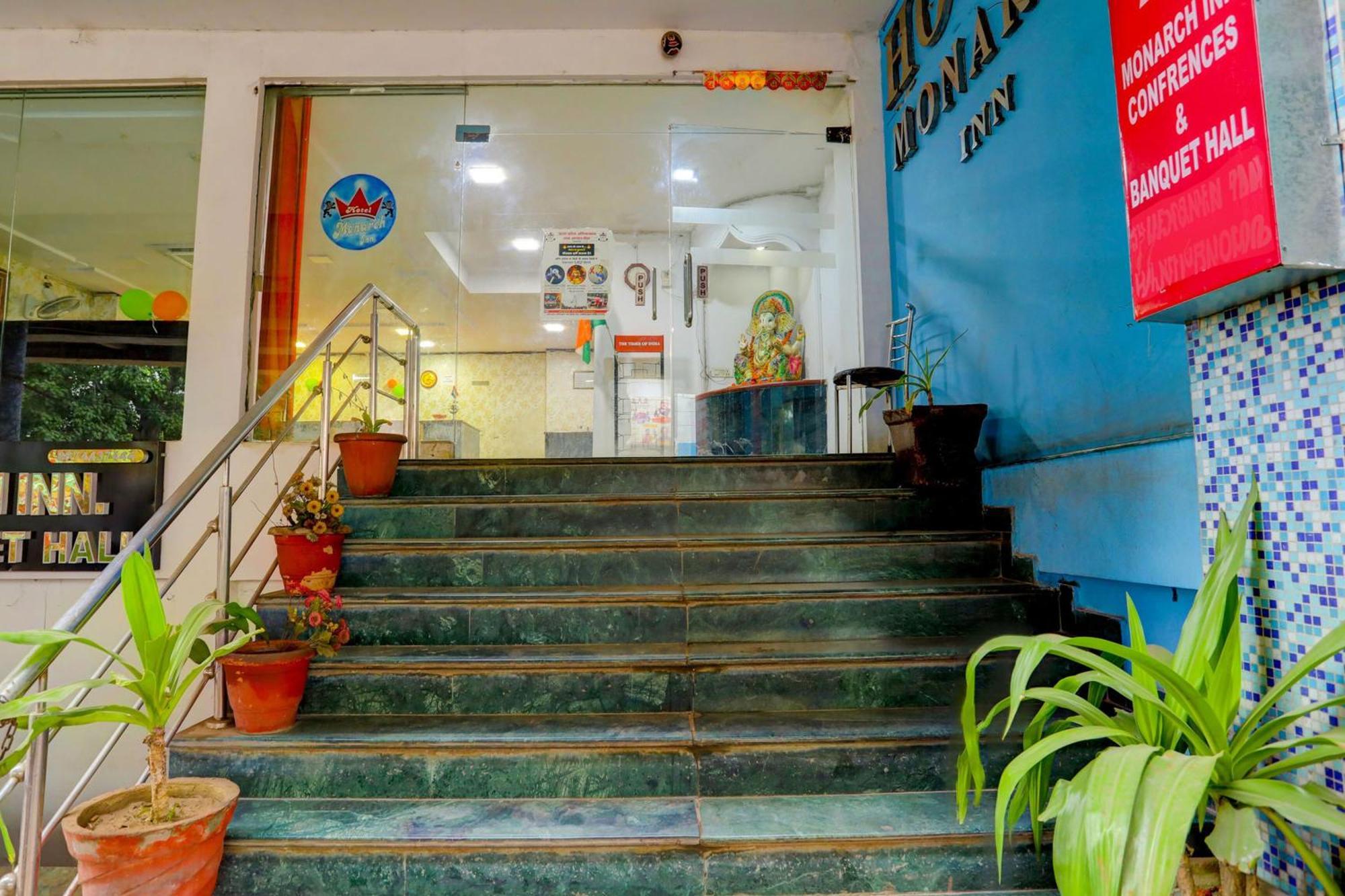 Hotel Monarch Inn Lucknow Exteriör bild