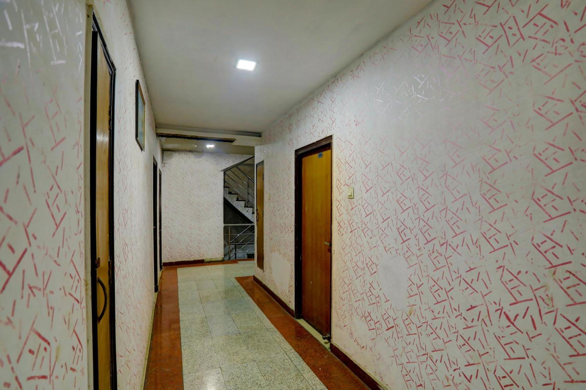Hotel Monarch Inn Lucknow Exteriör bild