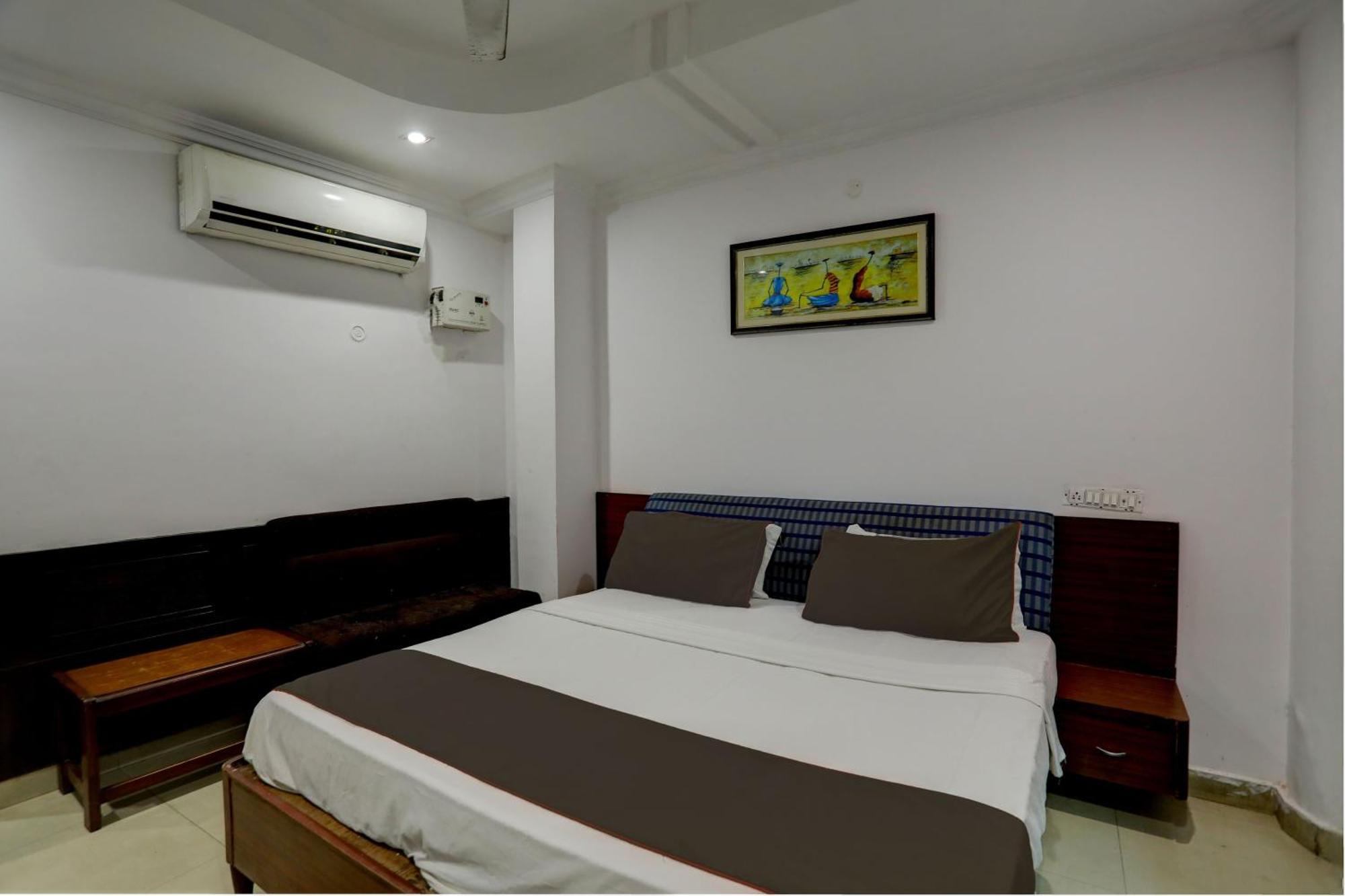Hotel Monarch Inn Lucknow Exteriör bild