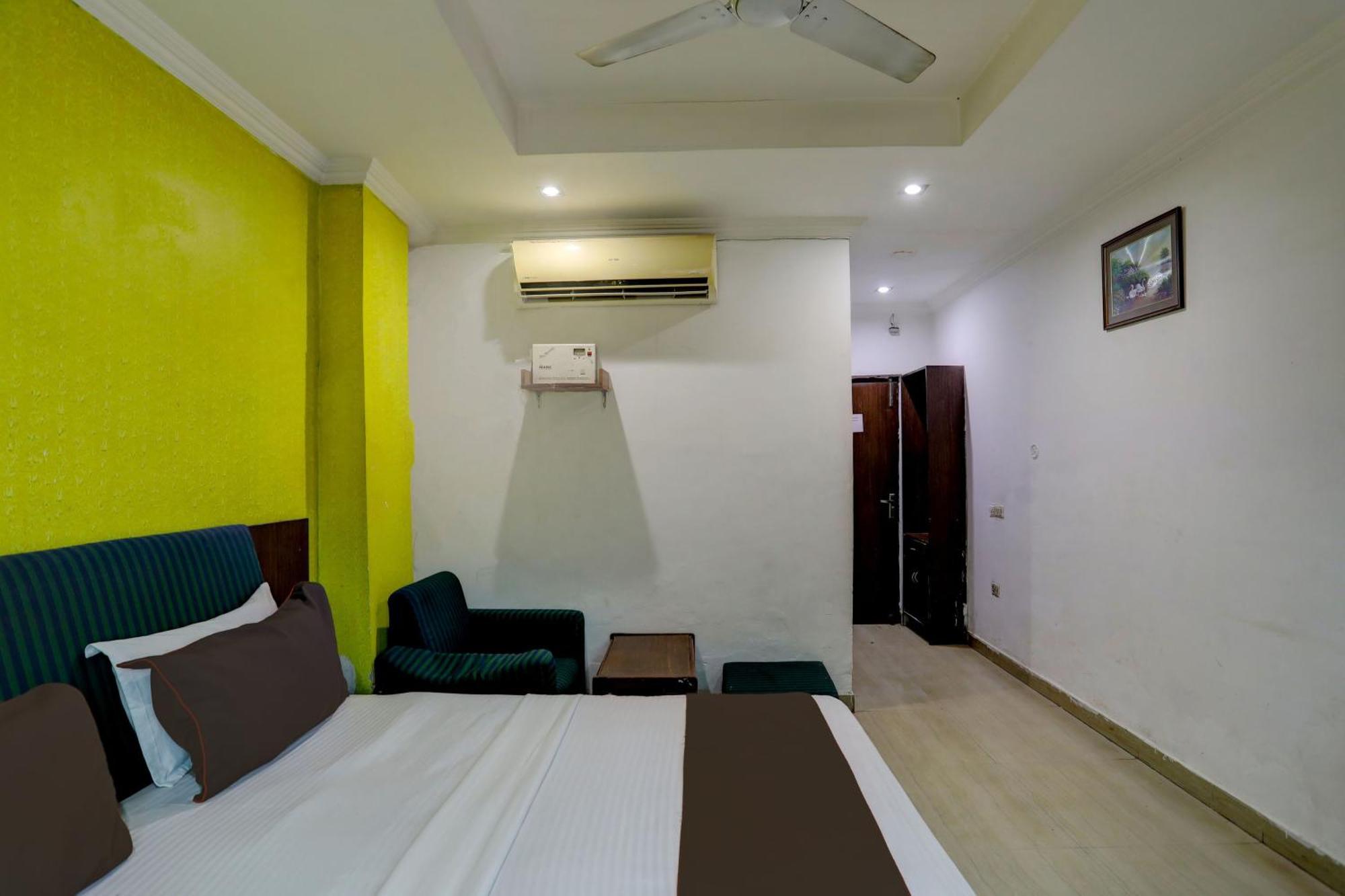 Hotel Monarch Inn Lucknow Exteriör bild