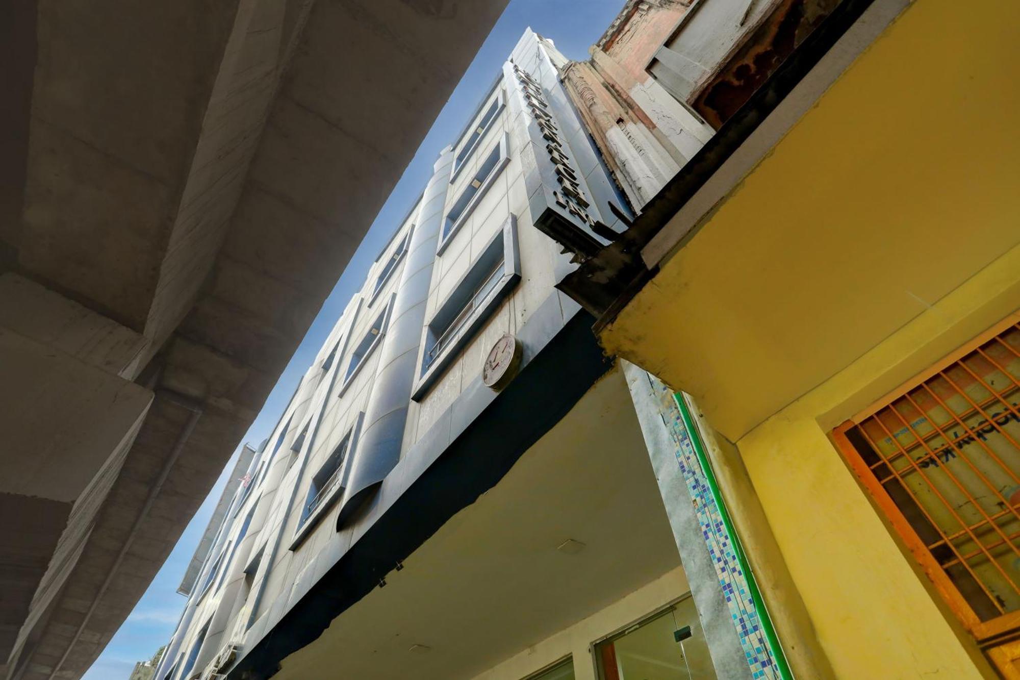 Hotel Monarch Inn Lucknow Exteriör bild