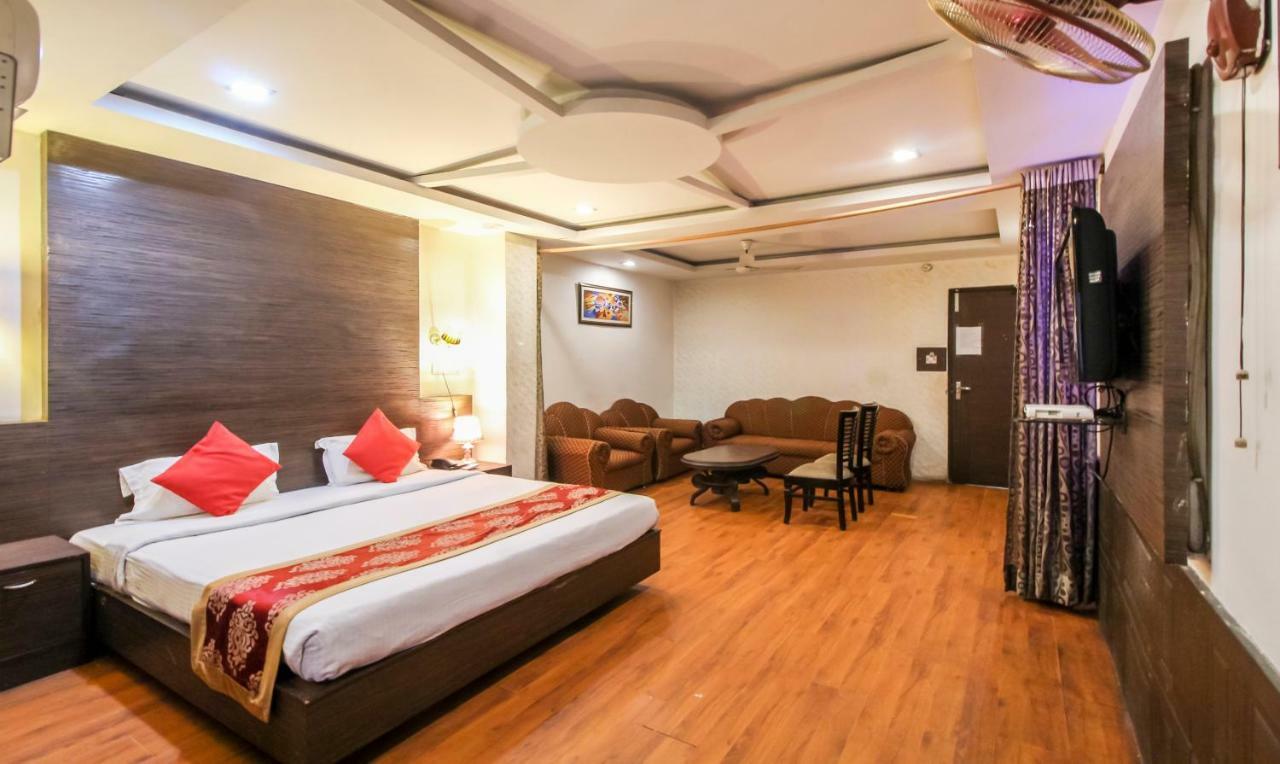 Hotel Monarch Inn Lucknow Exteriör bild
