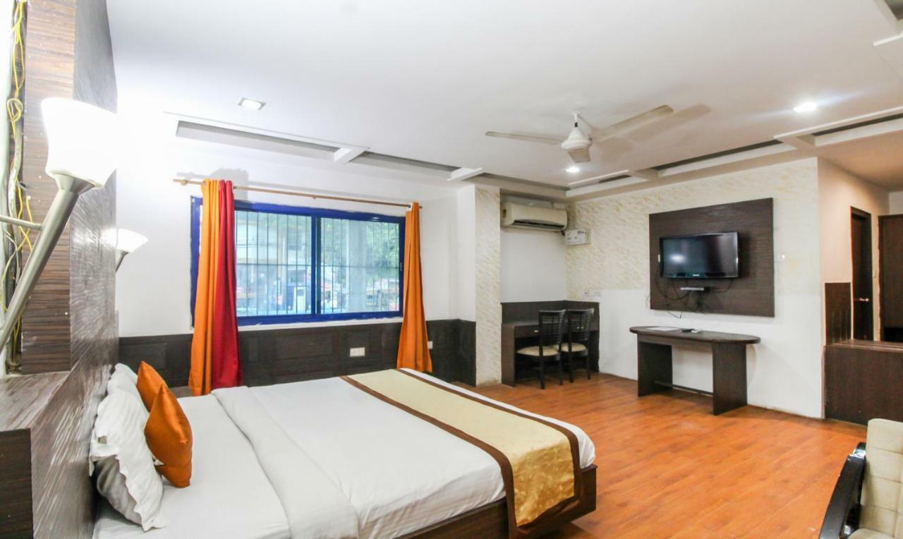 Hotel Monarch Inn Lucknow Exteriör bild