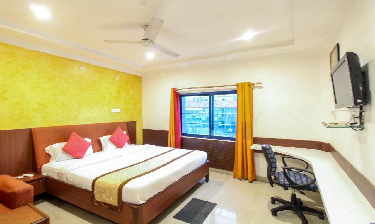 Hotel Monarch Inn Lucknow Exteriör bild