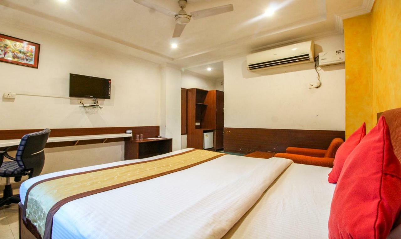 Hotel Monarch Inn Lucknow Exteriör bild